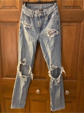 American Eagle Outfitters Light Wash Distressed Straight Leg Jeans